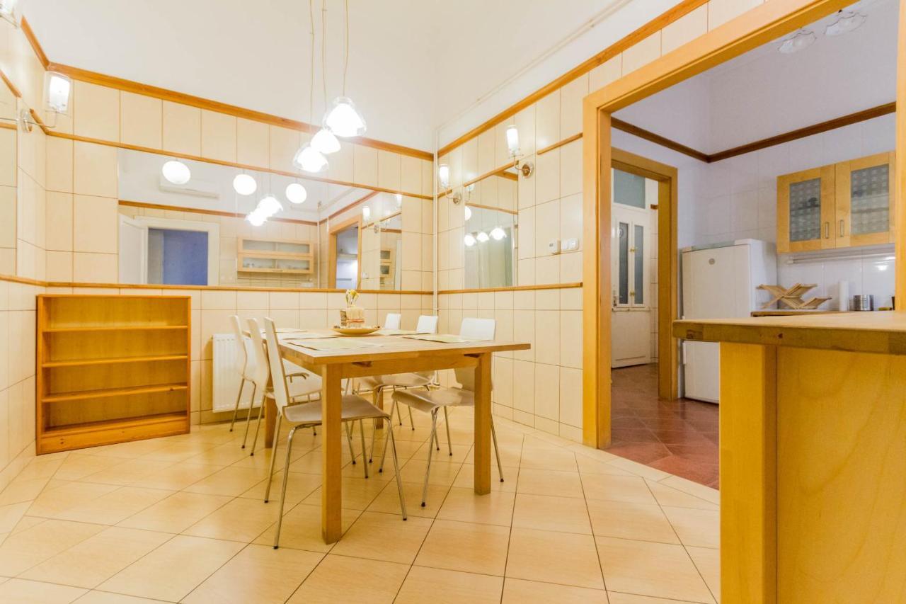 Apartmán Friend Of Deak Ferenc Budapešť Exteriér fotografie